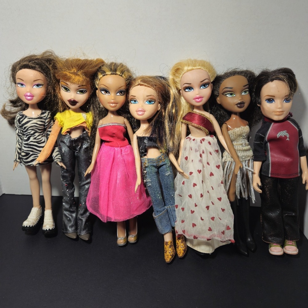 Vintage Bratz Fashion 7 Dolls Lot 2001-2003 READ AS IS Cloe Yasmin Sasha Meygan